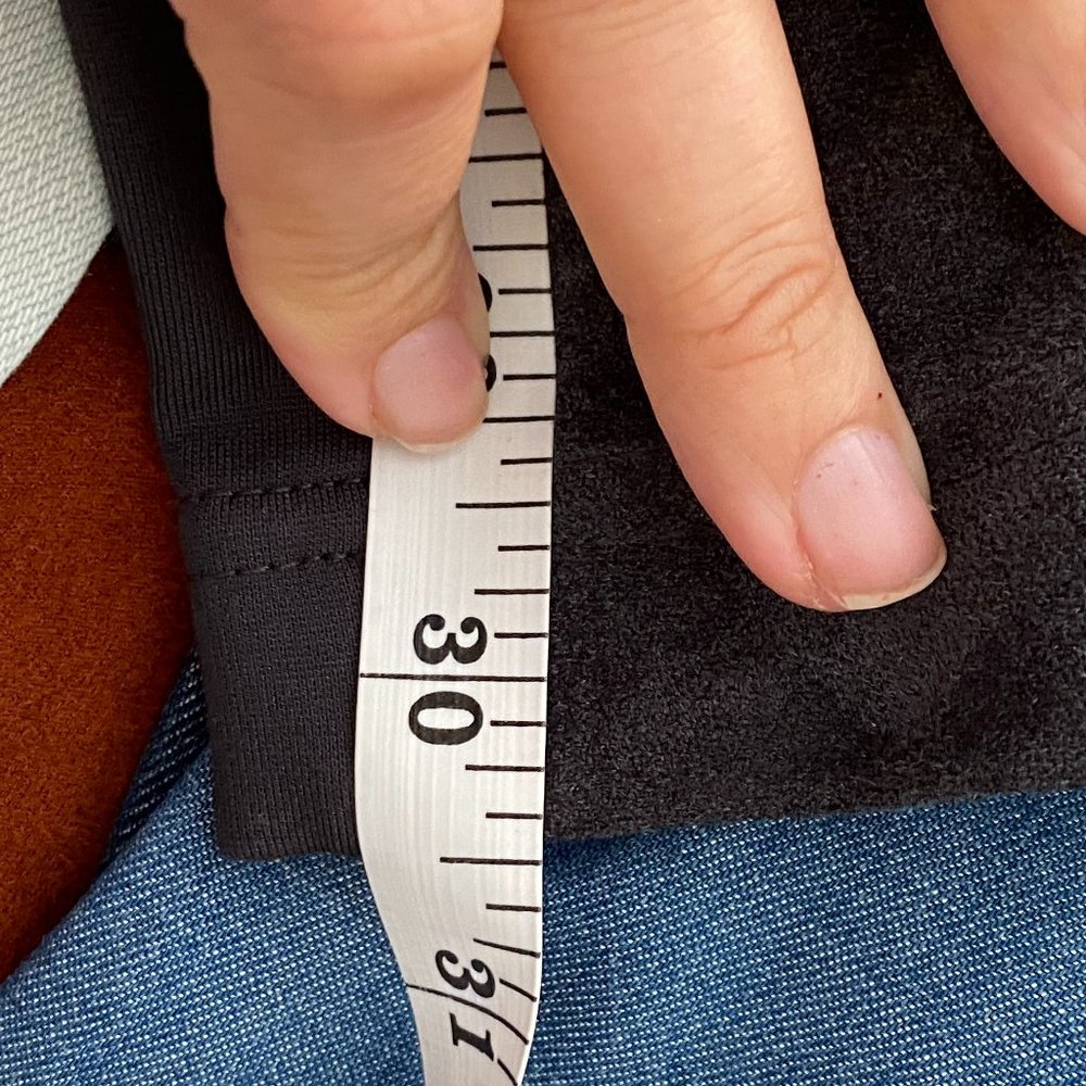 FINAL CHANCE! CLOSET CLOSING! - Picture 10 of 10
